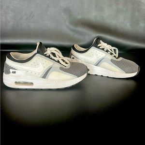 Girl’s Nike Air Max.